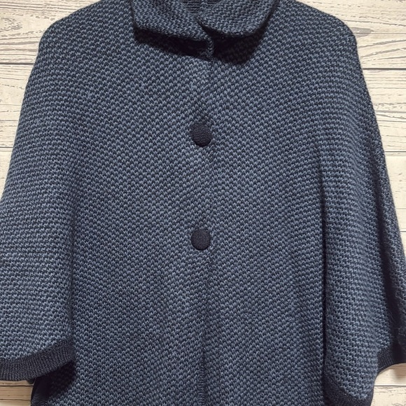 Alpaca Wool Poncho - Picture 5 of 9